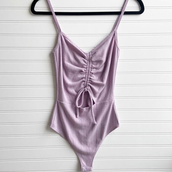 Le Lis S Lavender Purple Tie Up Ruched Keyhole Cutout Camisole Bodysuit - Picture 2 of 7